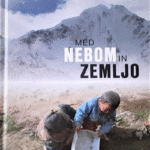 Naslovnica: Med nebom in zemljo