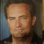 Naslovnica: Prijatelji, ljubezen in velika grozna stvar : avtobiografija